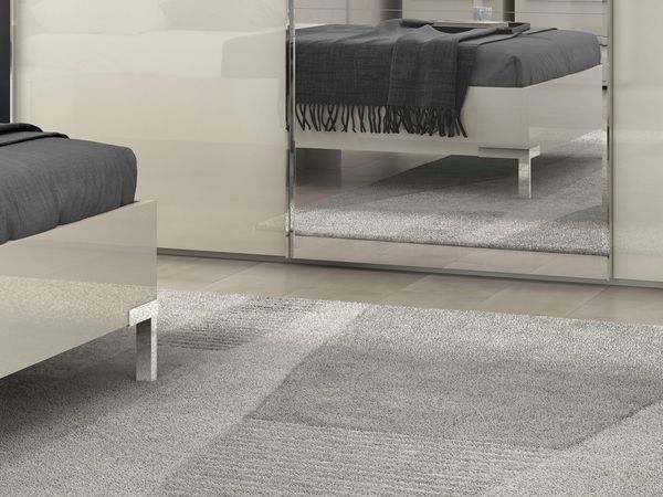 Places of Style Schwebetürenschrank Piano UV lackiert, hochglänzend, mit Soft-Close Funktion, Spiegelschrank