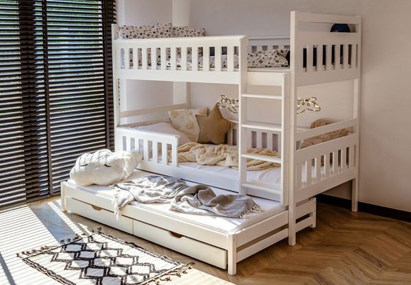 Kids Collective Hochbett 90x200 mit Ausziehbett Kinderbett mit Ausziehfunktion, zwei Schubladen Lattenrost, Rausfallschutz, mit 3 Matratzen, Vollholz in weiss