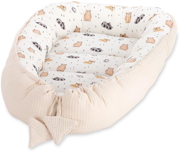 Babynest Neugeborene – Zweiseitiger Baby-Kokon aus Baumwolle Waffel & Musselin – 2 in 1 Nest & Wickelauflage – passend für FabiMax Beistellbetten & Kinderbetten (Tierchen)