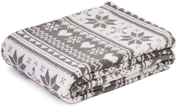 Wohndecke Winterkuscheldeckedecke mit weihnachtlichen/ winterlichen Motiven, HSC Home-Style-Creation GmbH, superweich und anschmiegsam