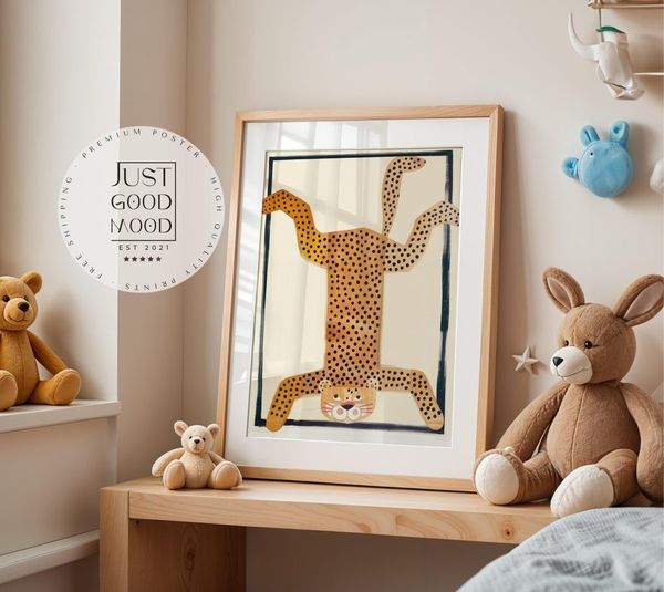 Poster Kinderzimmer Tier · Gepunkteter Leopard Kopfstand · Lustiges Wandbild im Retro Look · Wilde Tierdeko für Kinder · ohne Rahmen - 70x100cm