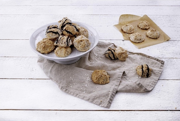 Zenker | Makronenformer Makronator 3 cm | Teigportionierer für Makronen & Plätzchen | aus Kunststoff | creme/rosa | perfekte Teigportionen für gleichmäßiges Backen Bild 3