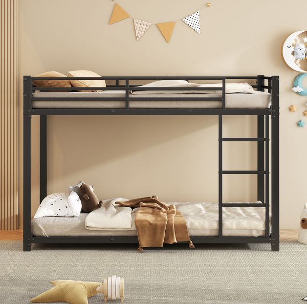 Bett 90x200 cm aus Metall – platzsparendes Etagenbett mit hohen Sicherheitsleisten