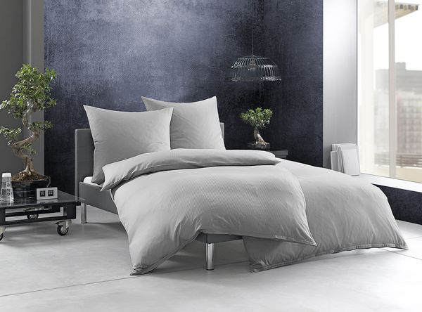 Bettwaesche-mit-Stil Mako-Satin Damast Streifen Bettwäsche „Linea“ grau 4mm gestreift Garnitur 140x200 + 70x90