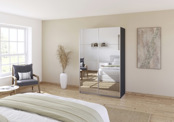 rauch Quadra, Kleiderschrank, Schiebetürenschrank, 2-türig, mit Spiegel, mit 2 Kleiderstangen und 4 Einlegeböden, Farbe Grau metallic, BxHxT 136x229x62cm