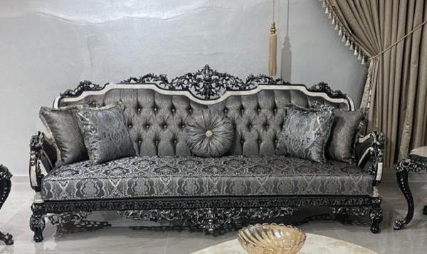 Casa Padrino Luxus Barock Sofa Silber / Weiß / Schwarz / Gold - Prunkvolles Wohnzimmer Sofa - Barockstil Wohnzimmer Möbel - Luxus Möbel im Barockstil - Edel & Prunkvoll