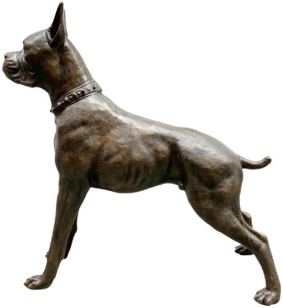 Casa Padrino Luxus Bronze Skulptur Boxer Hund Bronzefarben 85 x 28 x H. 95 cm - Bronze Dekofigur - Wohnzimmer Dekofigur - Luxus Wohnzimmer Deko Accessoires