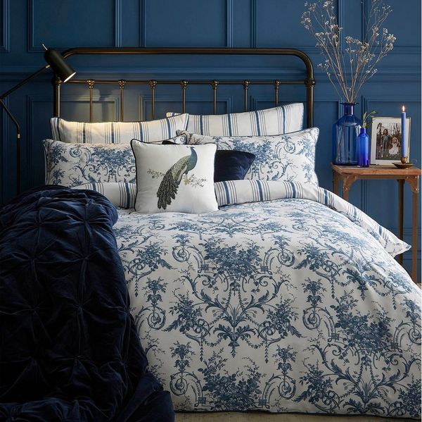 LAURA ASHLEY Wendebettwäsche Tuileries Midnight, Satin, 3 teilig, Baumwoll-Satin, mit floralem Muster, inkl 2 Kissenbezüge