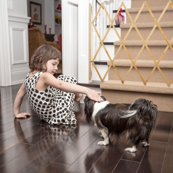 Relaxdays Hundeabsperrgitter, ausziehbar bis 130 cm, 87,5-100 cm hoch, Bambus, Hunde Schutzgitter, Treppe & Tür, Natur Bild 3