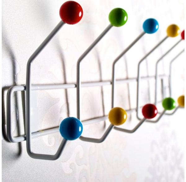 DESIGN DELIGHTS GARDEROBENLEISTE Colour Ball | 50x15,5 cm(LxH), Garderobe mit 12 Haken, Hakenleiste mit bunten Kugeln, farbenfrohe Wandgarderobe bunt | Farbe: Weiss-bunt