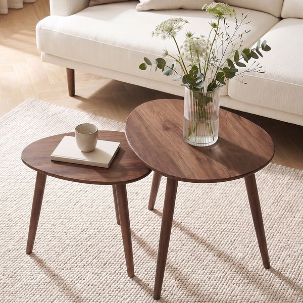 skølm Lodur Couchtisch 2er Set aus Eichenholz, Beistelltisch geölt, nussbraun, ovale Tischplatte mit 3 Tischbeinen