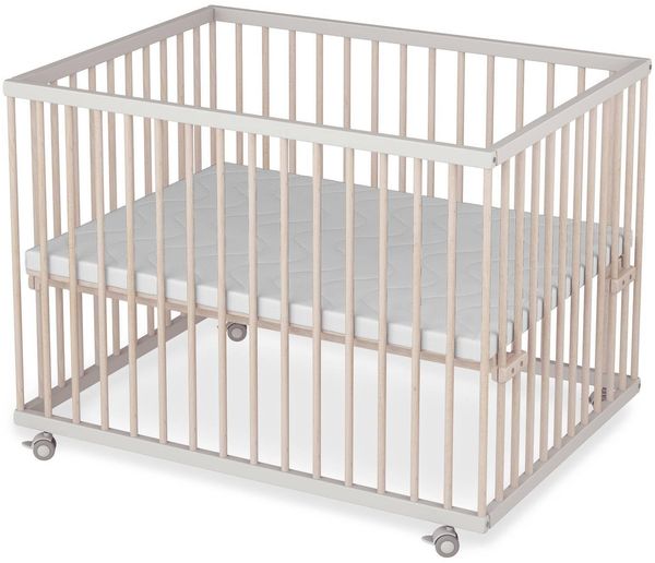 Sämann Laufstall Baby mit Lattenrost und Matratze | stufenlos höhenverstellbar | Laufgitter Premium | Babybett aus Holz | Krabbelgitter (weiß/natur, 75x100 cm)