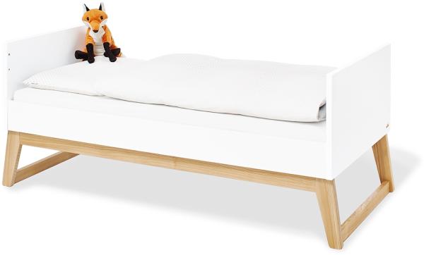 Pinolino Kinderzimmer Bridge extrabreit, 3-tlg, mit Kinderbett, extrabreiter Wickelkommode, 2- türigem Kleiderschrank, edelmatt und massive Esche Bild 6