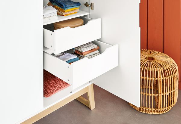 Pinolino Kinderzimmer Bridge extrabreit, 3-tlg, mit Kinderbett, extrabreiter Wickelkommode, 2- türigem Kleiderschrank, edelmatt und massive Esche Bild 10