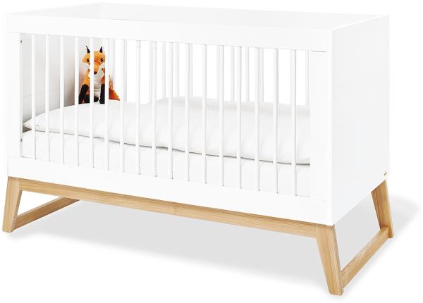 Pinolino Kinderzimmer Bridge extrabreit, 3-tlg, mit Kinderbett, extrabreiter Wickelkommode, 2- türigem Kleiderschrank, edelmatt und massive Esche Bild 4