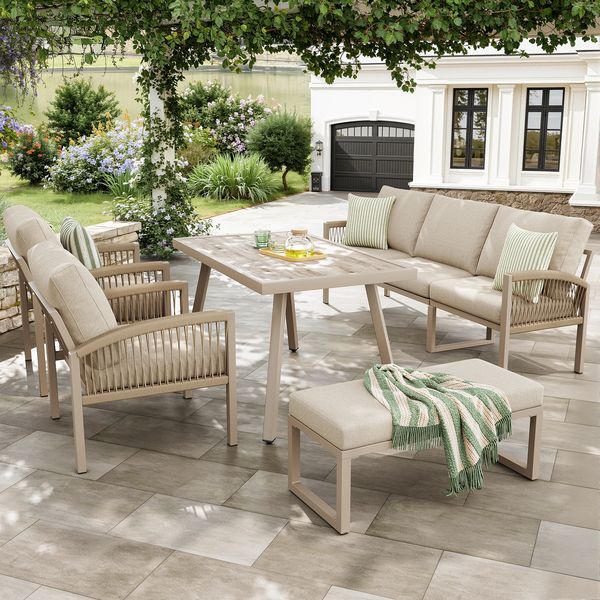Handgeflochtenes Gartensofa für 7 Personen mit Armlehnen, robustem Eisengestell, beigen Polstern und Tisch (Holzoptik-Glas), Terrassen-Garnitur