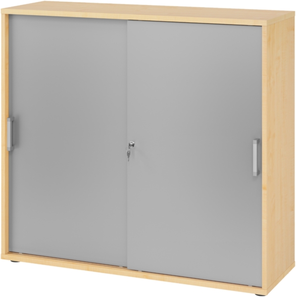 bümö Schiebetürenschrank 3OH - Aktenschrank abschließbar, Sideboard Schrank mit Schiebetüren in Ahorn/Silber, Chromgriff - Büroschrank aus Holz mit Schiebetür, Büro Kommode für Ordner & Co, 1753S-3-S-CE