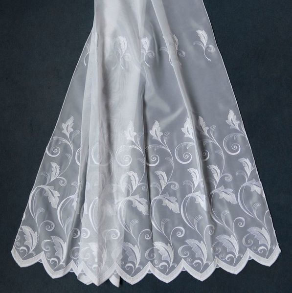 Weckbrodt Gardine Brüssel (1 St), Kräuselband, halbtransparent, Voile, echte Stickerei, Voile, halbtransparent, Bordüre, Kante, gebogt, Store