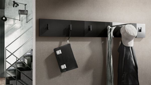 Wandgarderobe Wandpaneel Garderobenpaneel Linea in Schwarz Hochglanz