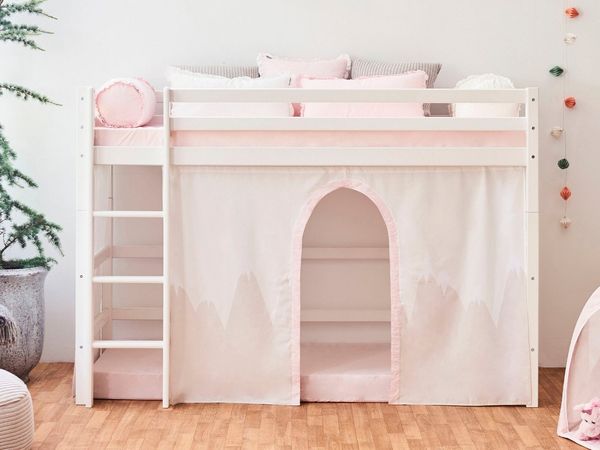 Hoppekids Hochbett Winter Wonderland» 90x200cm mit Vorhang & Matratze (Set) FSC® zert Massivholz, 10 Jahre Garantie auf Fertigungsfehler