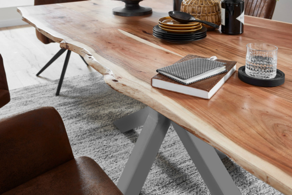 Baumkante Esstisch Akazienholz massiv Metallgestell Natur 220x100 cm silber QUINCY 526647 Bild 6