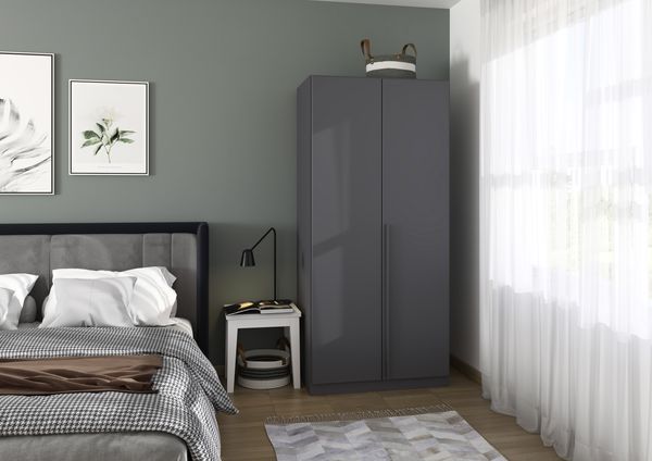 rauch Kleiderschrank Alba, Drehtürenschrank, Garderobenschrank, 2-türig, mit 1 Kleiderstange, 1 Einlegeboden und Schubladeneinsatz, Farbe Grau metallic, Schwarz, Griffstange Grau metallic, Schwarz, 91x197x54cm