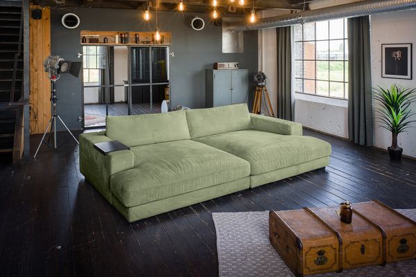 KAWOLA Big Sofa MADELINE mit Holztablett schwarz für Armlehne Cord olivgrün 85 x 170 x 290 cm