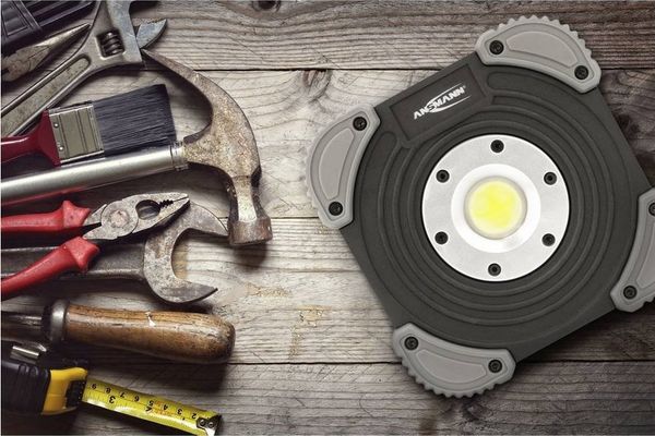 ANSMANN AG Arbeitsleuchte LED-Baustrahler akkubetrieben 1600-0235, Als Powerbank verwendbar, USB-Ausgang