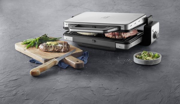 WMF 'Lono' Kontaktgrill 2-in-1, Tischgrill, spülmaschinenfeste Grillplatten, 2100 W