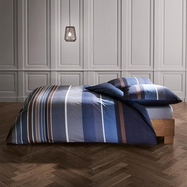 Fleuresse Black Premium Schweizer Satin Bettwäsche mit Uni Wendeseite braun-blau Größe 135x200 cm