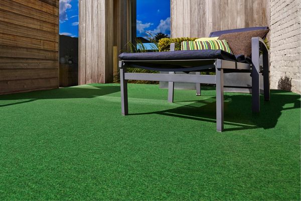 andiamo Kunstrasenteppich Field mit Noppen - Kunstrasen Outdoor zur Verwendung als Balkon Bodenbelag oder Outdoor Teppich - witterungsbeständig und zuschneidbar 200x250 cm Grün
