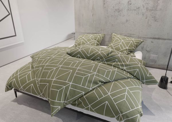 Mako Satin Bettwäsche Urban Geometric dunkelgrün 140x200 + 70x90