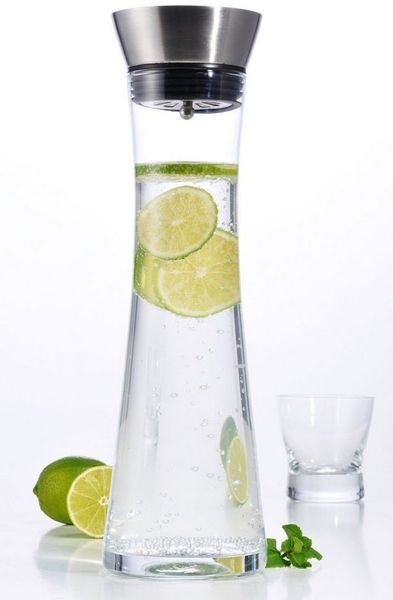 Spetebo Wasserkaraffe Glas Karaffe mit Ausgießer - 1 Liter, (1 Karaffe, 1-tlg, Wasserkaraffe aus Glas), mit Sieb und Ausgießer
