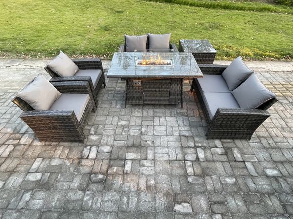 Fimous Polyrattan Gartenmöbel Set 6-Sitzer Gas Feuerstelle Esstisch Heater Set mit Doppelsitz-Sofa Beistelltische Dunkelgrau Gemischt