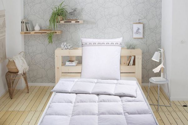 OTTO home Federbettdecke + Kopfkissen Forsakar, Bettdecke 135x200 cm, 155x220 cm, Sommer, Winter, Füllung: 100% Entenfedern, Bezug: 100% Baumwolle, 2-tlg, Set mit Kissen 80x80 cm, Made in Germany