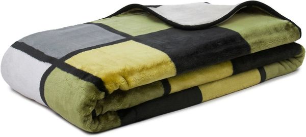 Gözze - Weiche Kuscheldecke, Cashmere Feeling, Hohes Stoffgewicht 500 g/m², Antigua, 150x200 cm - Grün/Anthrazit/Weiß