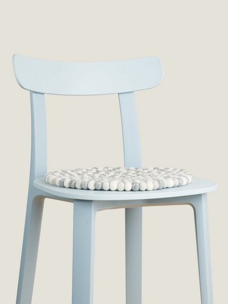 myfelt Stuhlkissen Filzkugel Sitzauflage ⌀ 36 cm, beidseitig verwendbar, 100 % Schurwolle