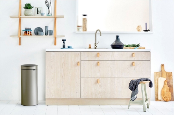 Brabantia Mülleimer Touch Bin New, 30L, Soft-Touch-Öffnungssystem