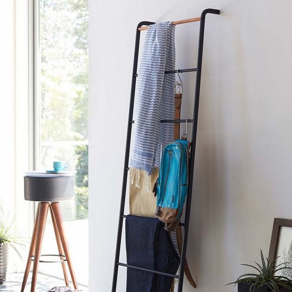 Yamazaki Garderobenständer "Tower" Kleiderständer 45x162cm, Handtuchhalter, Universalständer, zum Anlehnen, schwarz Metall