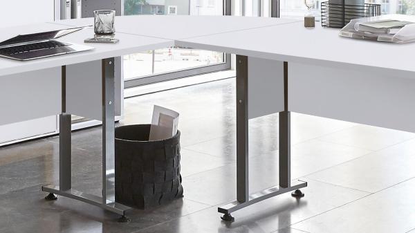 Eckschreibtisch 'CALVIA', weiß 200/240 mit Rollcontainer Bild 4