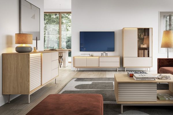 Deine Möbel 24 Wohnzimmer-Set TOGY A 3/4 - tlg. in Kaschmir / geölte Eiche, (Wohnzimmer-Set, 4-St, 3-teilig / 4-teilig), vertikal geriffelte Fronten, warme Farbkombination, LED-Beleuchtung