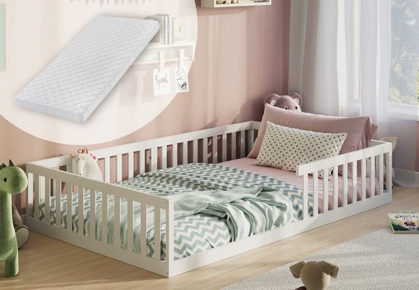 Kids Collective Kinderbett Bodenbett Bett mit Rausfallschutz & Lattenrost Montessori Bett Kinder (weitere Größen, 90x200, 120x200 cm), Jugendbett Einzelbett mit Matratze, weiß Kiefer 140x200 cm