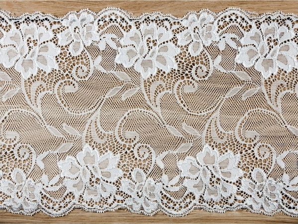 partydeco Tischläufer, Tischläufer Spitze 18cm x 9m Spitzenband Weiß