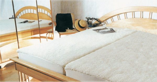 Dukal, hochwertiges Unterbett aus Schafschurwolle/Lammfell, aufzuziehen wie EIN Spannbettlaken (für den perfekten Halt), Maße: 90-100x200 cm