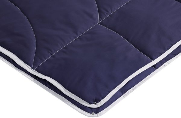 OTTO home Microfaserbettdecke Microlux, Bettdecke 135x200 cm und Übergrößen bis 240x220cm, Füllung: Feuchtigkeitsregulierende 3D Klimafaser (Polyester), Bezug: Microfaser-Feinbatist, fest versteppter Bezug - keine Bettwäsche nötig, Sommer, Winter Bild 3