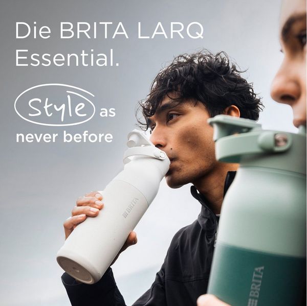 BRITA Trinkflasche BRITA LARQ Essential Trinkflasche (1L) weiß mit Strohhalm, Edelstahl Wasserflasche mit doppelwandiger Isolierung - hält 24h kalt