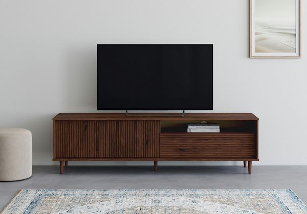OTTO home Lowboard Malmedy Front mit gefrästen Rillen, TV-Kommode aus massivem Kiefernholz, Push-to-open, Breite 180 cm