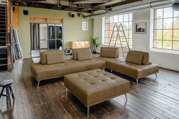 KAWOLA Sofa WIOLO Ecksofa Leder mit Hocker camel 83 x 350 x 350 cm