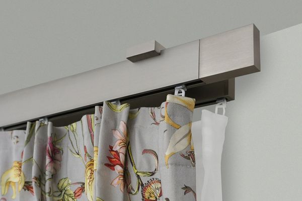 GARESA Gardinenstange FLAT, 2-läufig, Wunschmaßlänge, verschraubt, Aluminium, Rechteckprofil, Deckenmontage, perfekter Lauf, modern, verlängerbar