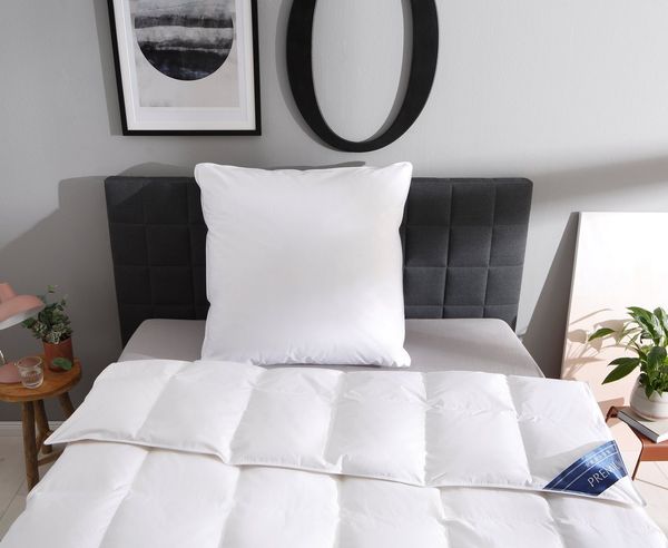 Otto Keller Gänsedaunenbettdecke + Kopfkissen Bella, Bettwaren-Set in 135x200 oder 155x220 cm, Sommer oder Winter, Füllung: Bettdecke: 90% Daunen, 10% Federn, Kopfkissen: 70% Federn, 30% Daunen, Bezug: 100% Baumwolle, Bettdecke 135x200 cm, 155x220 cm. ...